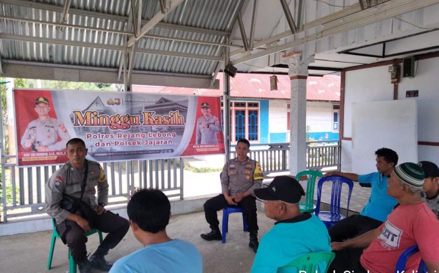 Pantau Harkamtibmas di Wilkum, Polsek Sindang Kelingi Gelar Minggu Kasih 