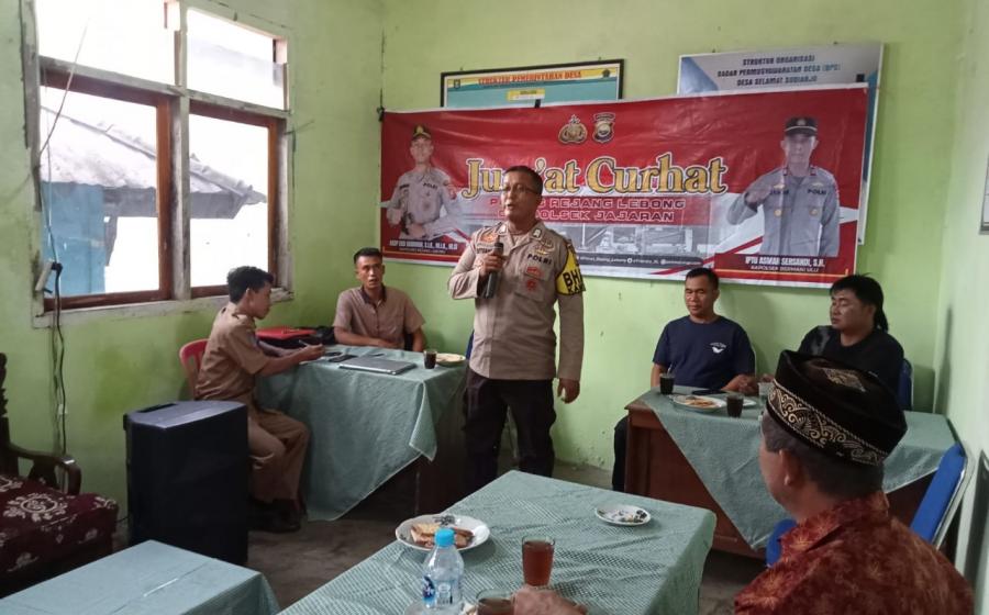Sambangi Warga, Polsek Bermani Ulu Gelar Jumat Curhat 