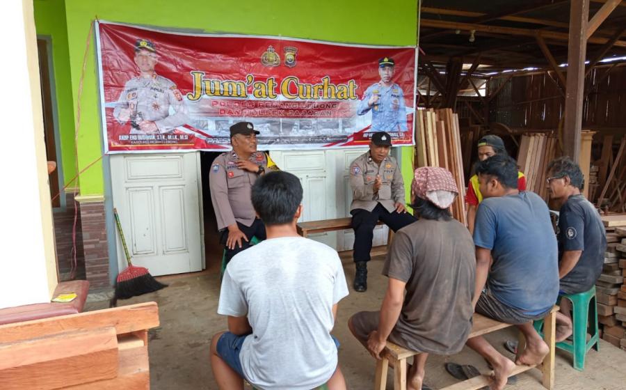 Polsek Kotapadang Jumat Curhat di Desa Durian 