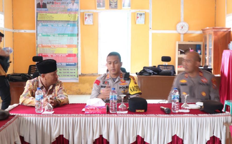 Kapolres Rejang Lebong dan Kapolsek Bermani Ulu Gelar Jumat Curhat Bersama Warga Kecamatan Bermani Ulu 