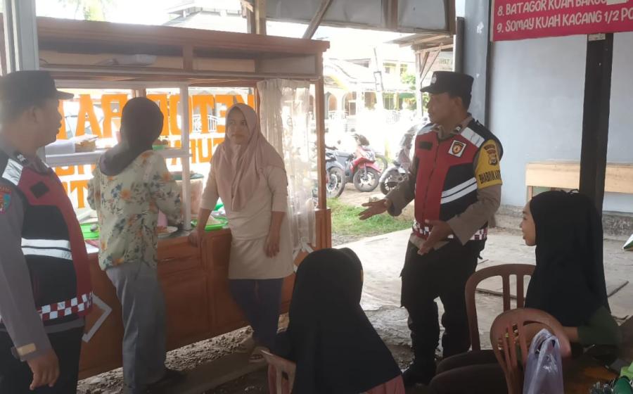 Tampung Aspirasi dan Informasi dari Warga, Polsek Seluma Timur Gelar Kegiatan Jumat Curhat di Kelurahan Pasar Tais