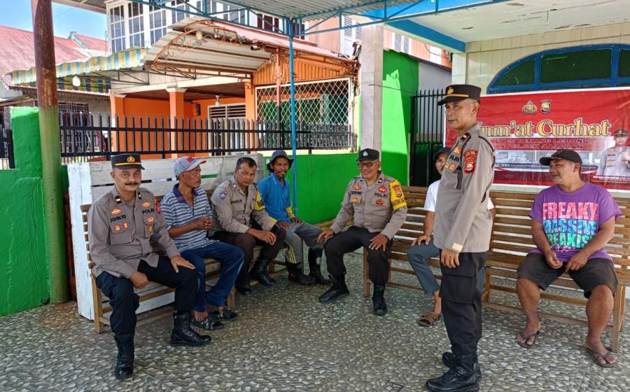 Bhabinkamtibmas Jumat Curhat Bersama Warga Padang Ulak Tanding, Sampaikan Pesan Kamtibmas 