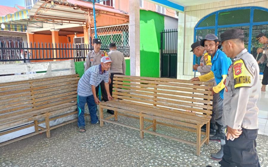 Polsek Padang Ulak Tanding Gelar Bakti Religi Bersama Warga untuk Peringati Bulan Bakti Lingkungan