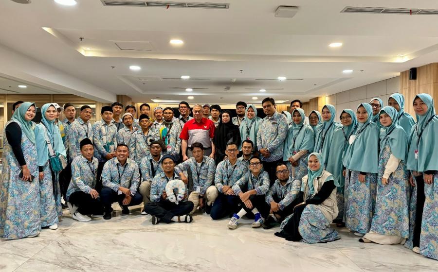 JNE Berangkatkan 559 Karyawan Ibadah Umrah 