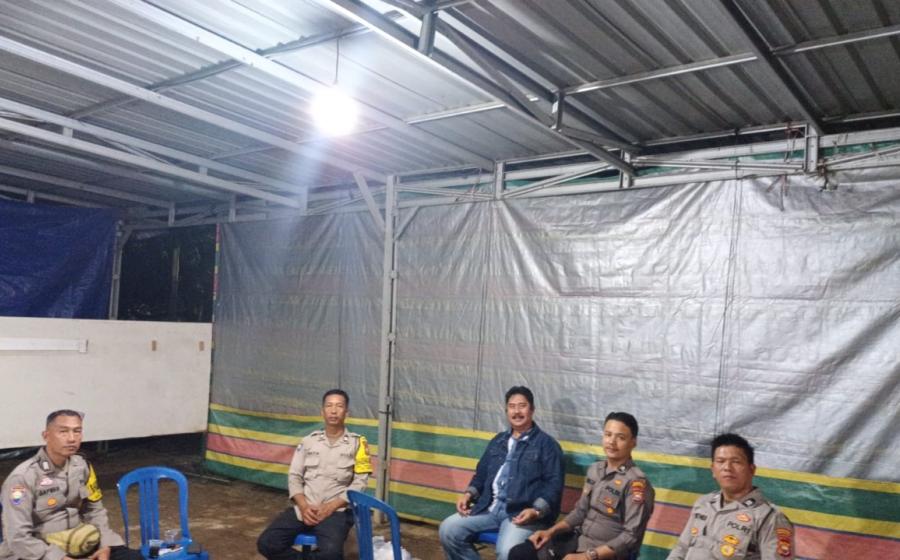 Pastikan Keamanan Logistik, Polsek Teluk Segara Laksanakan Pengamanan Kantor PPK Kecamatan Sungai Serut 