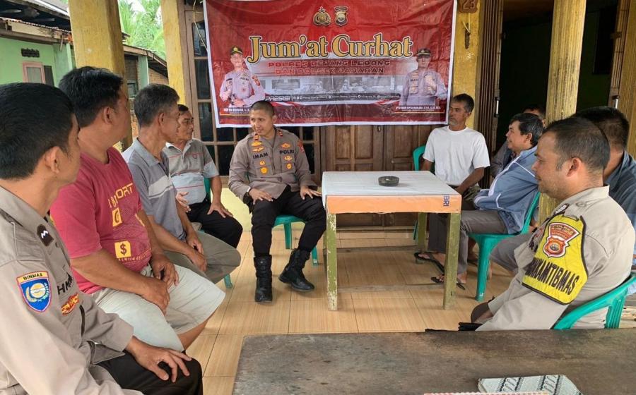 Kapolres Rejang Lebong Hadiri Jumat Curhat di Padang Ulak Tanding, Ajak Masyarakat Jaga Keamanan Lingkungan