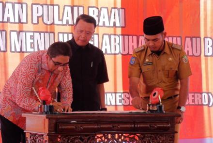 Penandatanganan Nota Kesepahaman Pengembangan Pelabuhan Pulau Baai dan Pembangunan Rel Kereta Api dari dan Menuju Pelabuhan Pulau Baai