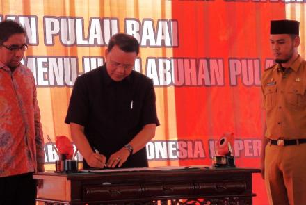 Penandatanganan Nota Kesepahaman Pengembangan Pelabuhan Pulau Baai dan Pembangunan Rel Kereta Api dari dan Menuju Pelabuhan Pulau Baai