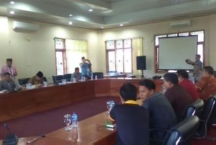 Hearing Pansus Aset dengan warga Bentiring