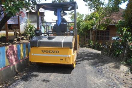 pengaspalan Jalan Gang Kalimantan