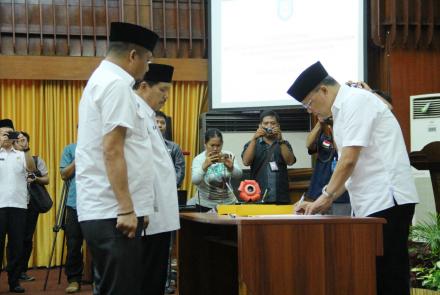 OPD dan Plt Gubernur lakukan penandatanganan perjanjian kinerja tahun 2018 secera serentak