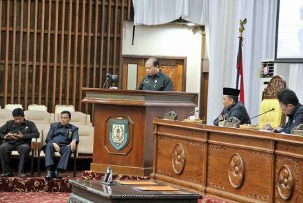  Rapat Paripurna Pandangan Fraksi & pengesahan Raperda Penyidik Pegawai Negeri Sipil (PPNS) & Perijinan Perkebunan
