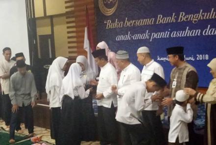 Bank Bengkulu Buka Bersama dan Santuni Anak Panti Asuhan