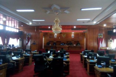 Paripurna DPRD BS