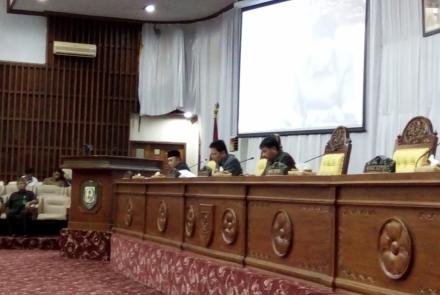 Rapat Paripurna DPRD Provinsi
