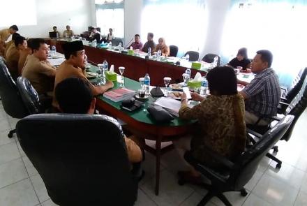 Rapat BANGGAR DPRD SELUMA