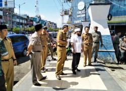 Walikota H Helmi Hasan SE bersama Dinas PUPR Kota di Kantor BPRS simpang Kebun Geran Jalan Soeprapto, Senin (7/8/2017)