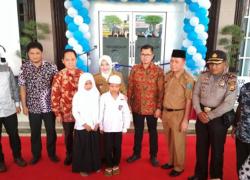 Wakil Walikota Bengkulu Patriana Sosialinda Selasa (19/9/2017) melakukan Grand Opening FIF Group Cabang Bengkulu
