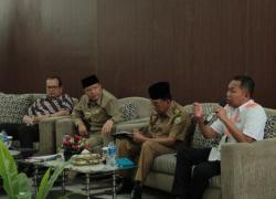 Pertemuan dan konsolidasi pelaku usaha CPO dan kopi bersama pelaksana tugas (Plt) Gubernur Rohidin Mersyah.