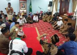Pertemuan dengan Forum Ketua RT/RW se-Kota Bengkulu di Balai Kota, Senin (23/10/2017)