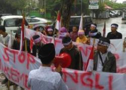 masa dari gempur saat aksi di kemenag provinsi 
