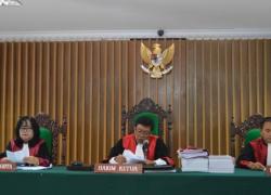 Pembacaan putusan banding Gubernur Non Aktif Ridwan Mukti dan Lily Martiani Maddari di Pengadilan Tinggi Bengkulu