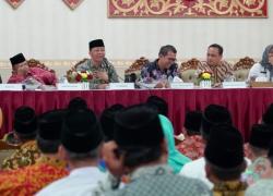 Entry Meeting audit lanjutan atas Laporan Keuangan Pemerintah daerah (LKPD) Provinsi Bengkulu tahun 2017 di gedung daerah Balai Semarak, Jumat (6/4/2018).