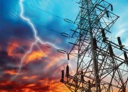 Tersambar Petir Gardu PLN Sukaraja Terbakar