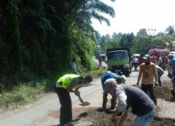 gelar-aksi-solidaritas-bersama-masyarakat-ini-kata-kasat-lantas-bu
